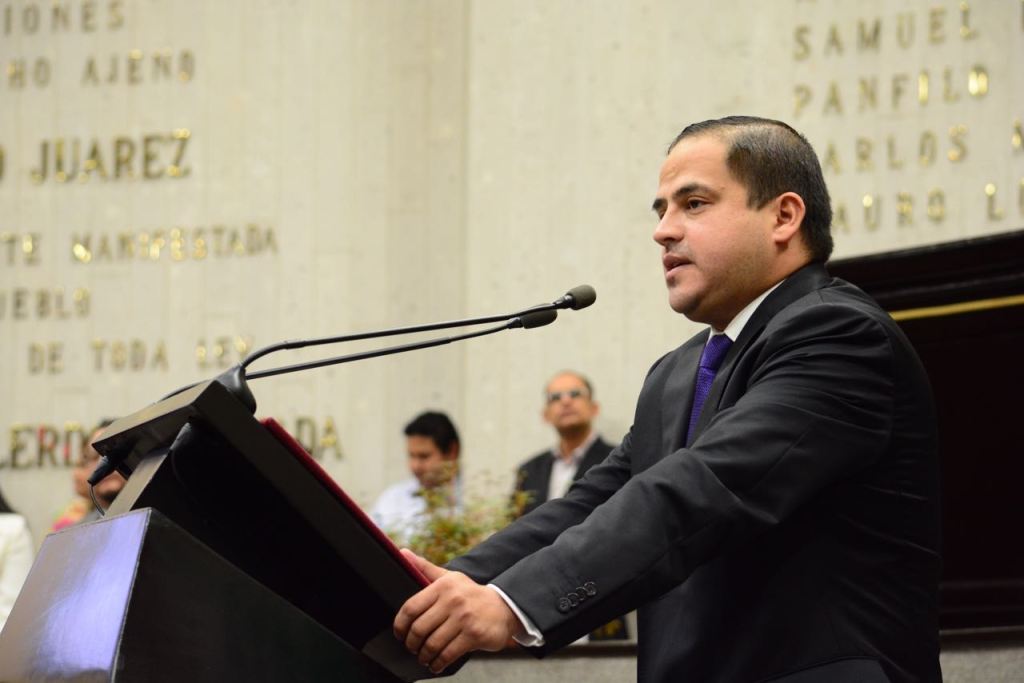 Pide Ernesto Cuevas apoyo para pago de becas de atletas&nbsp;veracruzanos