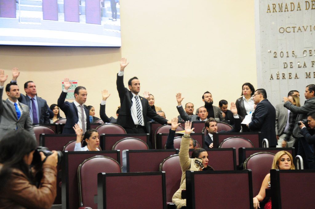 Aprueban iniciativas del GLPAN en última sesión del primer periodo&nbsp;ordinario