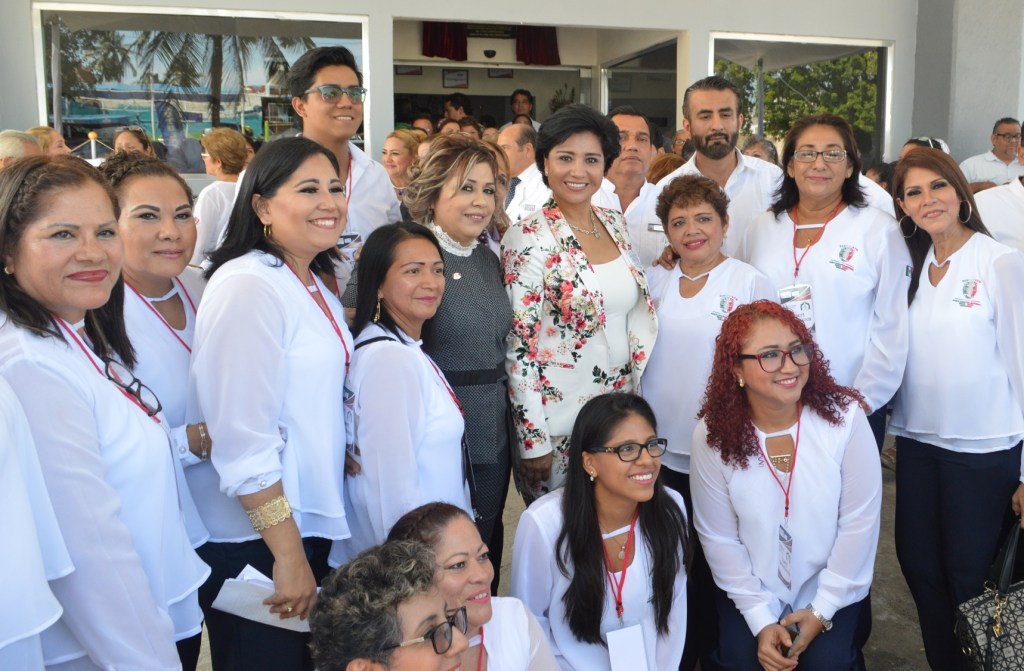 Acude Elizabeth Morales a inauguración de nuevas oficinas sindicales
