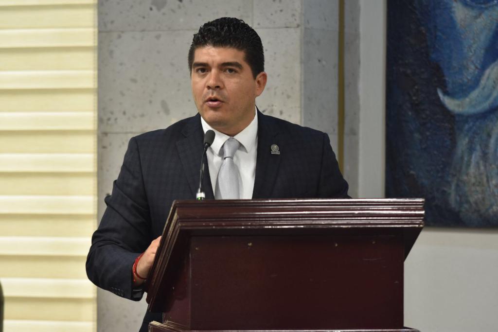 Zenyazen exhorta a Yunes Linares pagar a diversos ayuntamientos lo que les debe