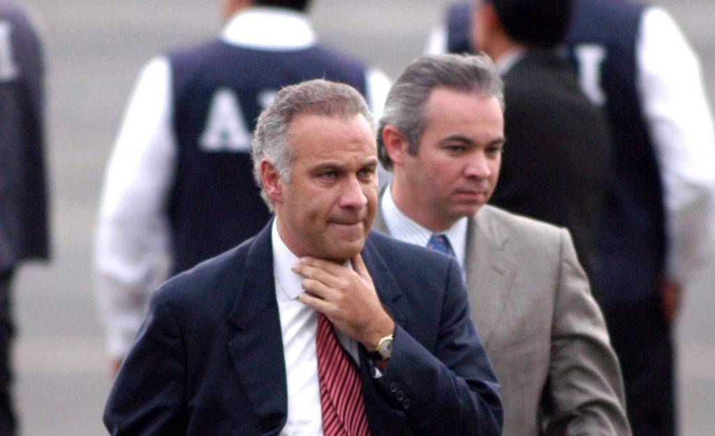 Titulares de «El&nbsp;País»