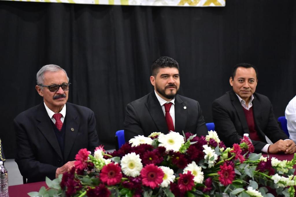 30 años contra el rezago&nbsp;educativo