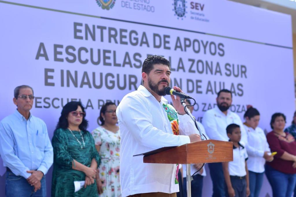 Entrega la SEV nuevas aulas