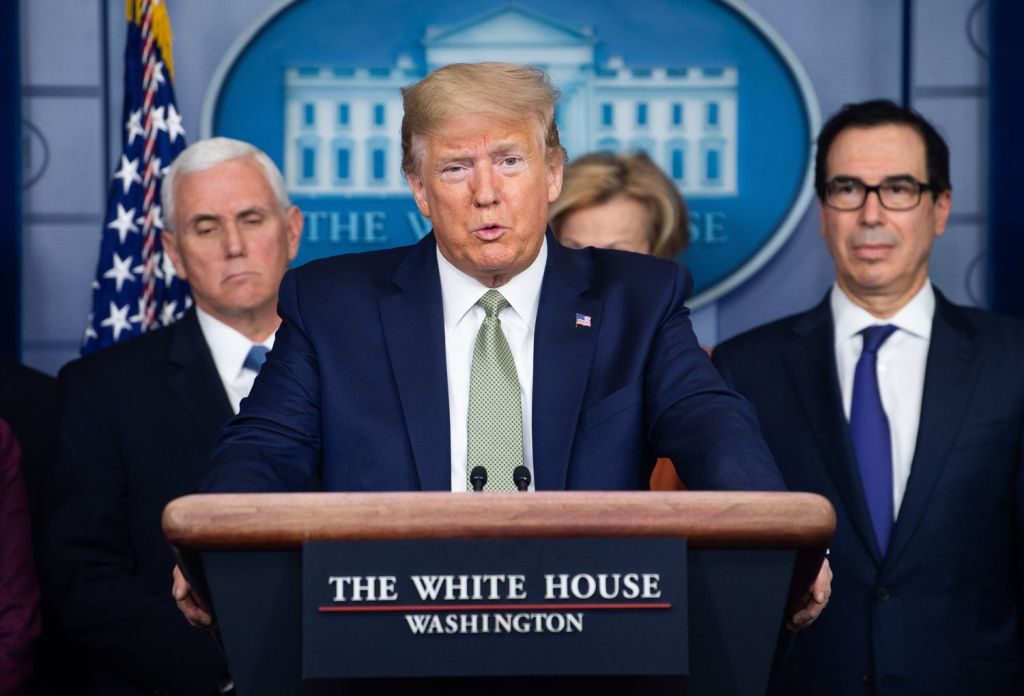 Trump anuncia el cierre temporal de la frontera con Canadá por el coronavirus