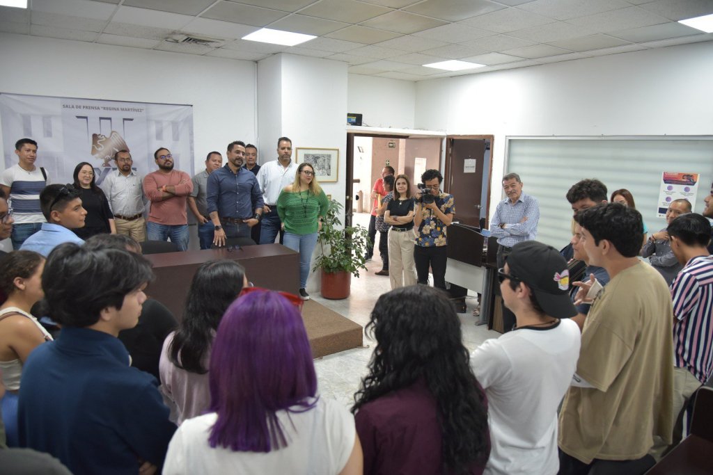 Estudiantes visitan el&nbsp;Congreso