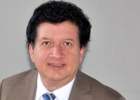 Lo mandaron al exilio y dice que lo&nbsp;premiaron