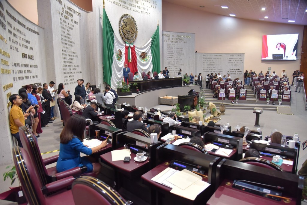 Diputados de Veracruz regresan a sus funciones