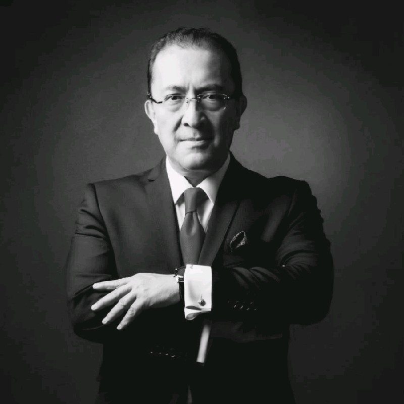 Irma Hernández, profesora, jubilada y taxista